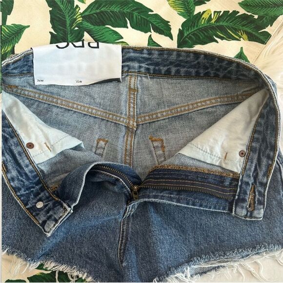 NWT UO BDG Cheeky Super High Rise Shorts 507 - Picture 3 of 4